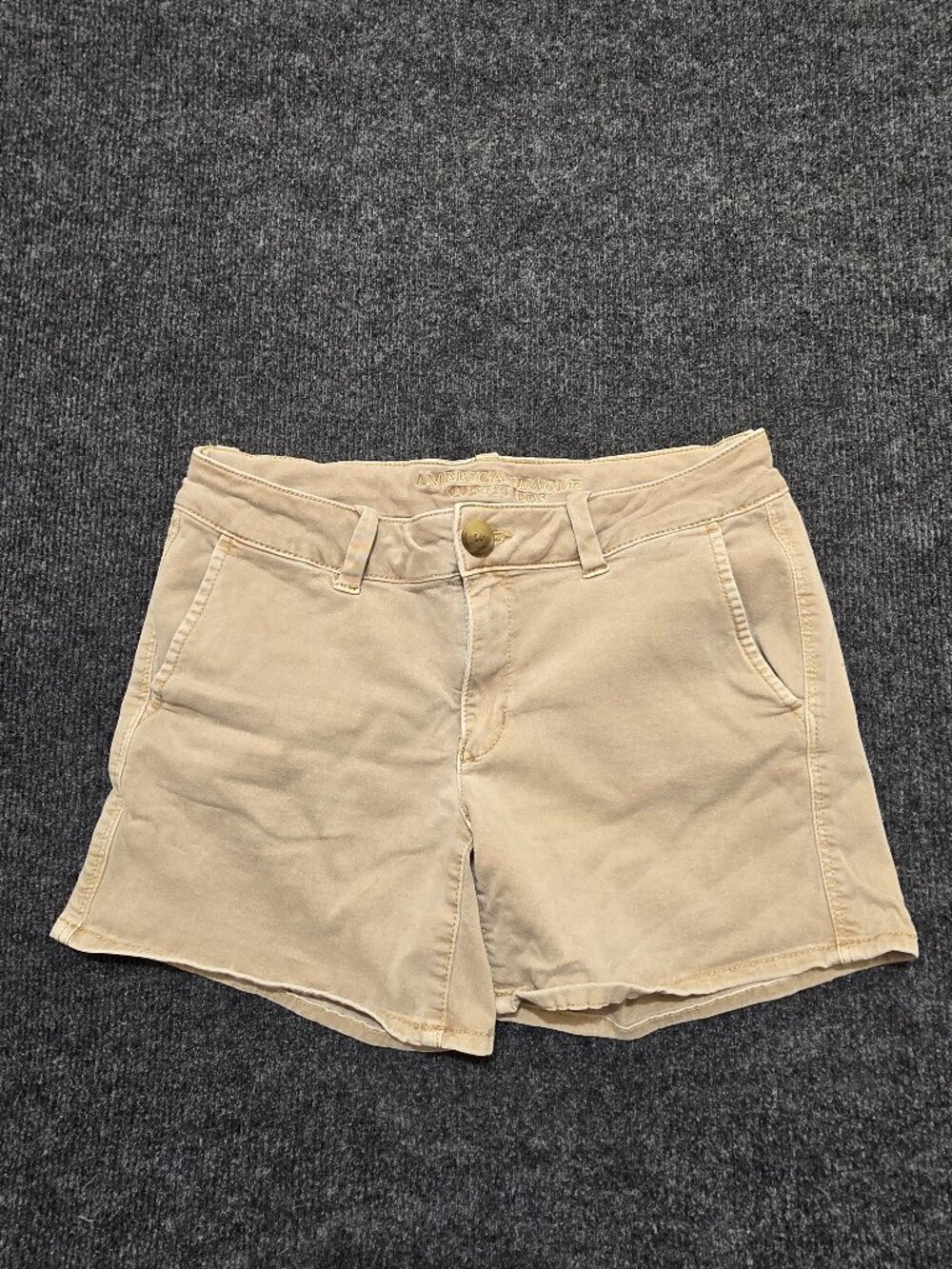 American Eagle AEO Women’s Super Stretch MIDI Shorts Size 8 Khaki Beige Mid‑Rise